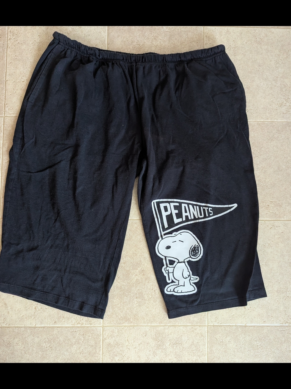 Peanuts Black Shorts/Lounge Shorts with Snoopy Pennant Graphic